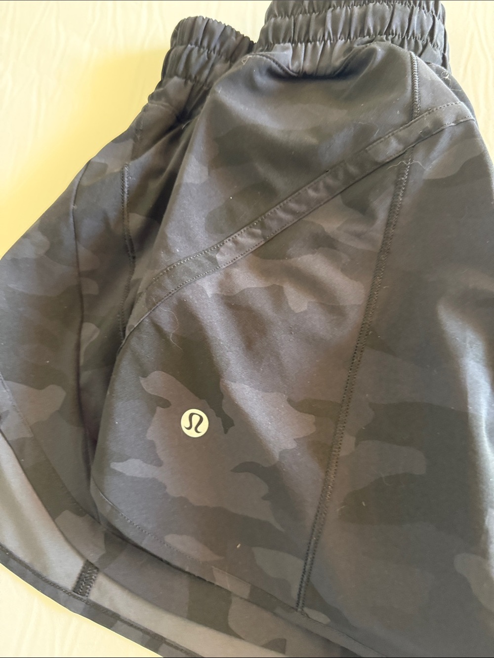 Lululemon track that 5” short black camo size 4